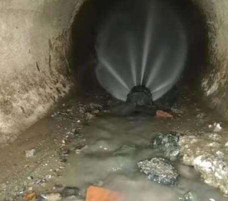 仁兴镇市政管道清淤