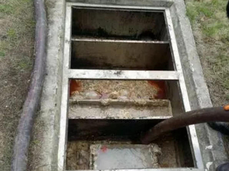 仁兴镇隔油池清理