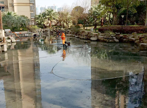 仁兴镇景观池淤泥清理