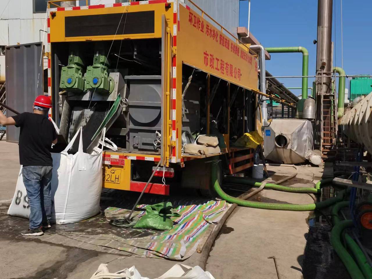 仁兴镇淤泥压干处理