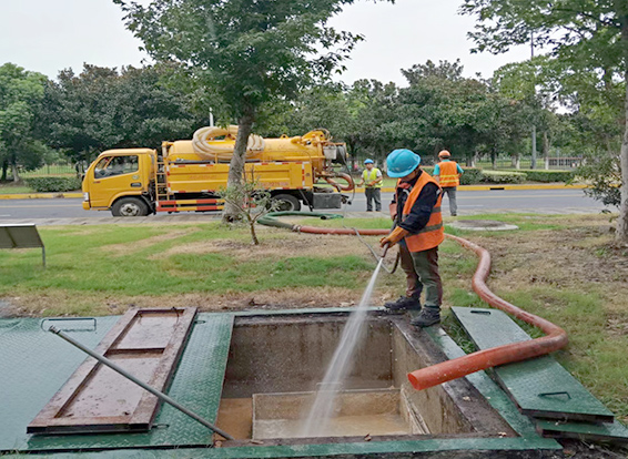 仁兴镇化油池清理