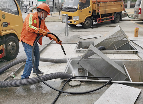 仁兴镇隔油池清理